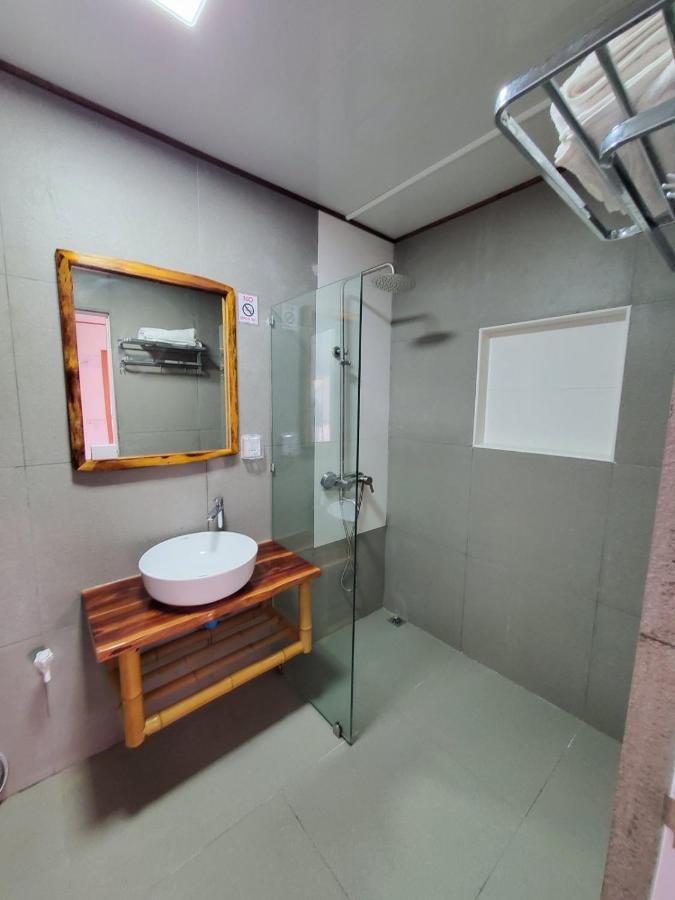 Hotel Sun & Surf à Thulusdhoo Extérieur photo
